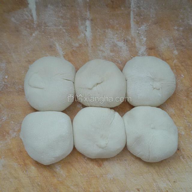 醒好揉搓拉长园挤出小挤子。