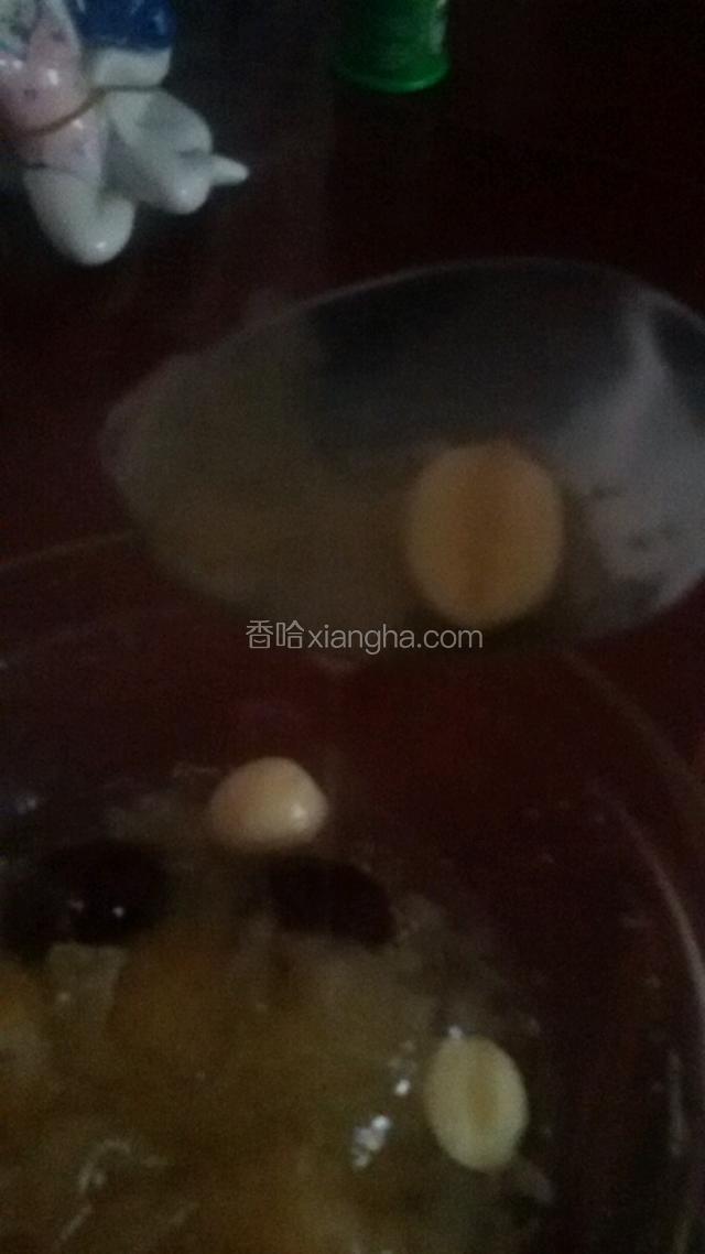 用勺子捞起有绵绵不断的丝，关火就煮好了。