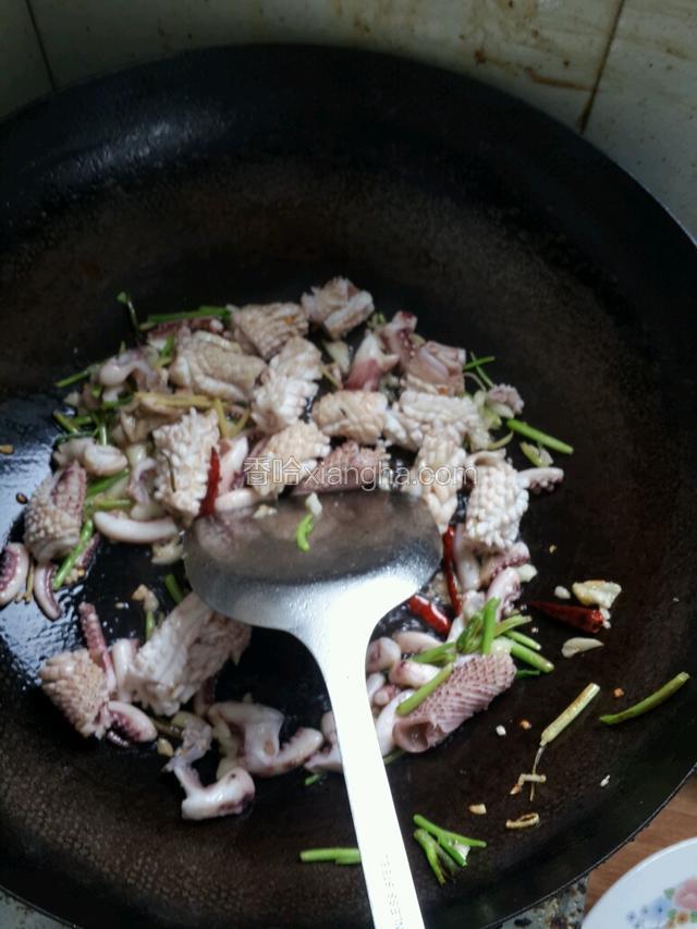 下锅翻炒