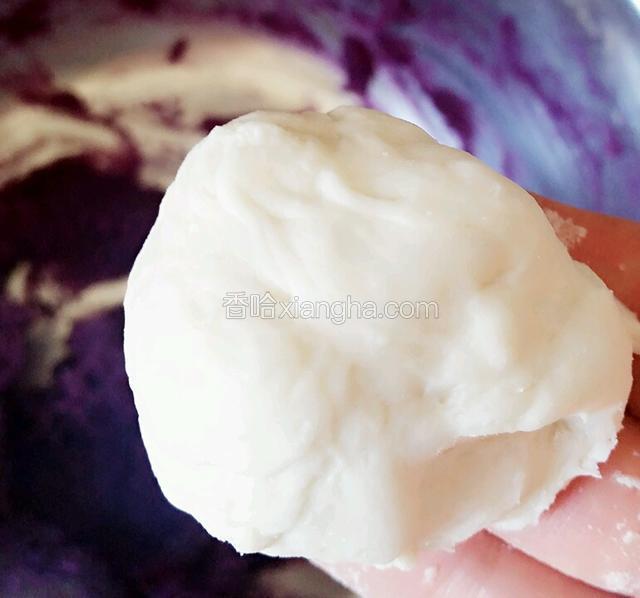 面团发好后，取一小块，约20克左右