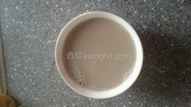熟后过去豆渣，留豆浆配油饼食用