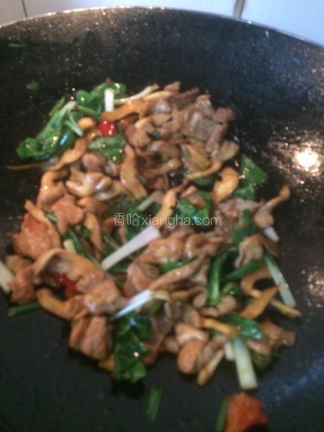 最后倒入少许香油，就可以出锅咯