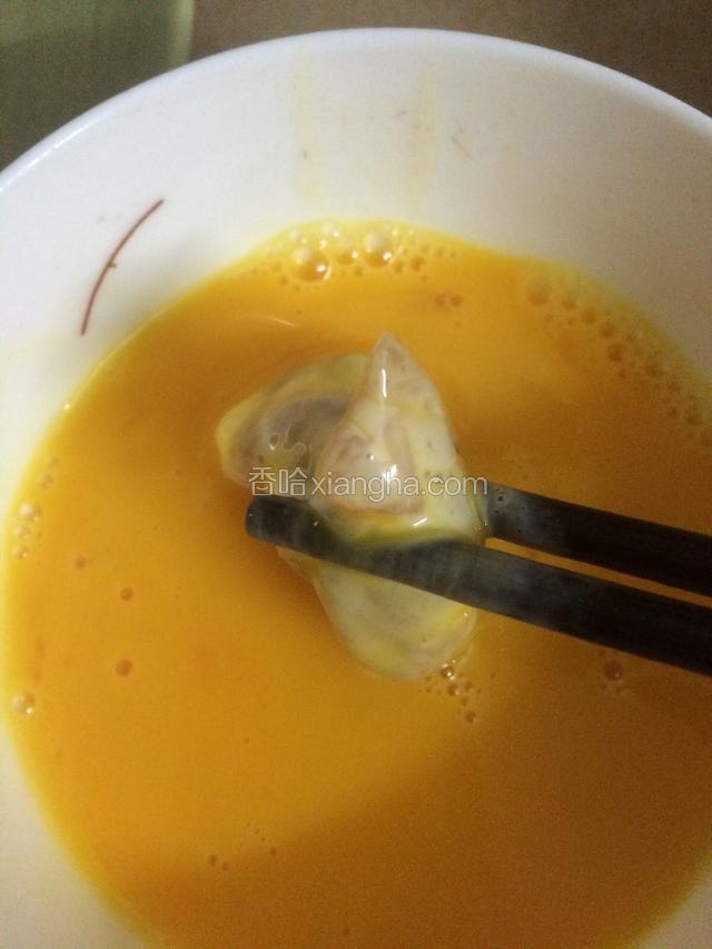 然后再裹一层蛋液