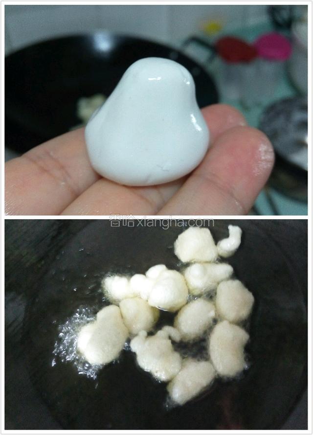 双手摸一层油再将粉团做成一个个同等大的形状放进油锅里～