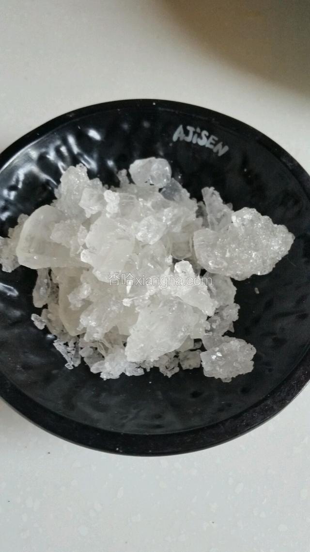 冰糖备用  我不太喜欢吃甜所以放的少