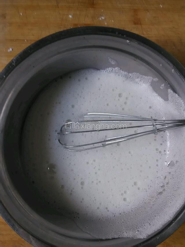 泡泡很细腻了再加1汤匙白糖