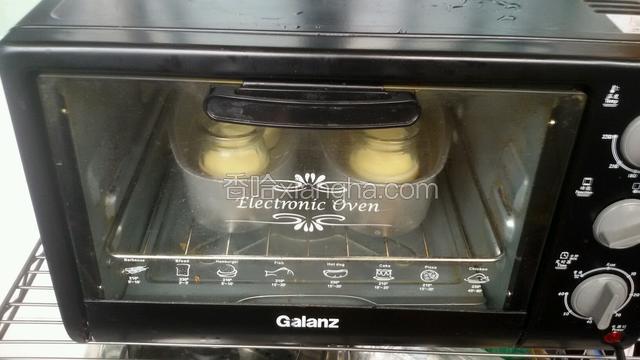 烤箱提前预热170度，上下火烤35分钟即可，拿出时小心烫手
