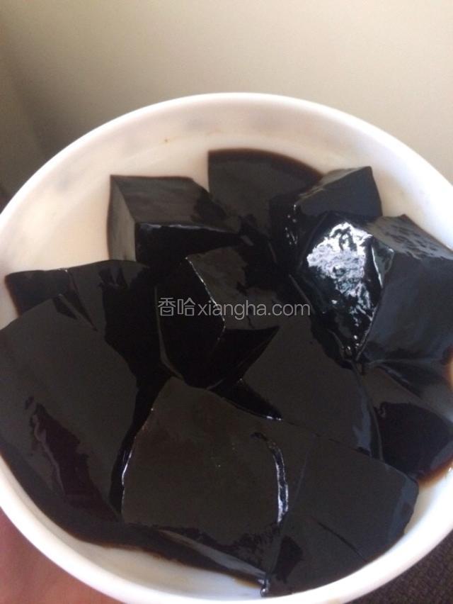 补充一个步骤，放水果之前放烧仙草垫底
