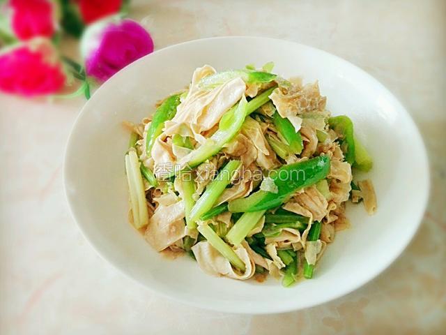 青椒芹菜炒腐竹
