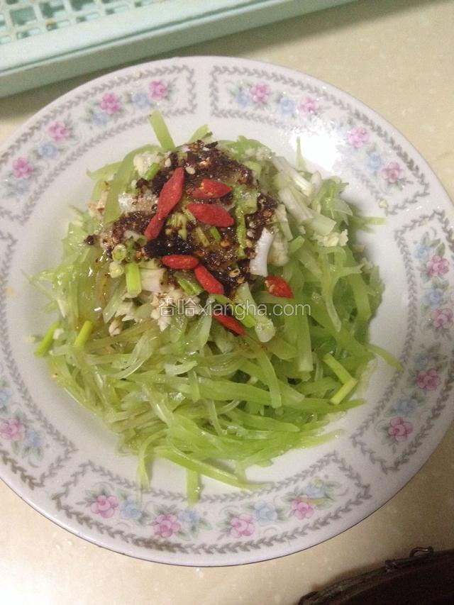 凉拌青笋丝