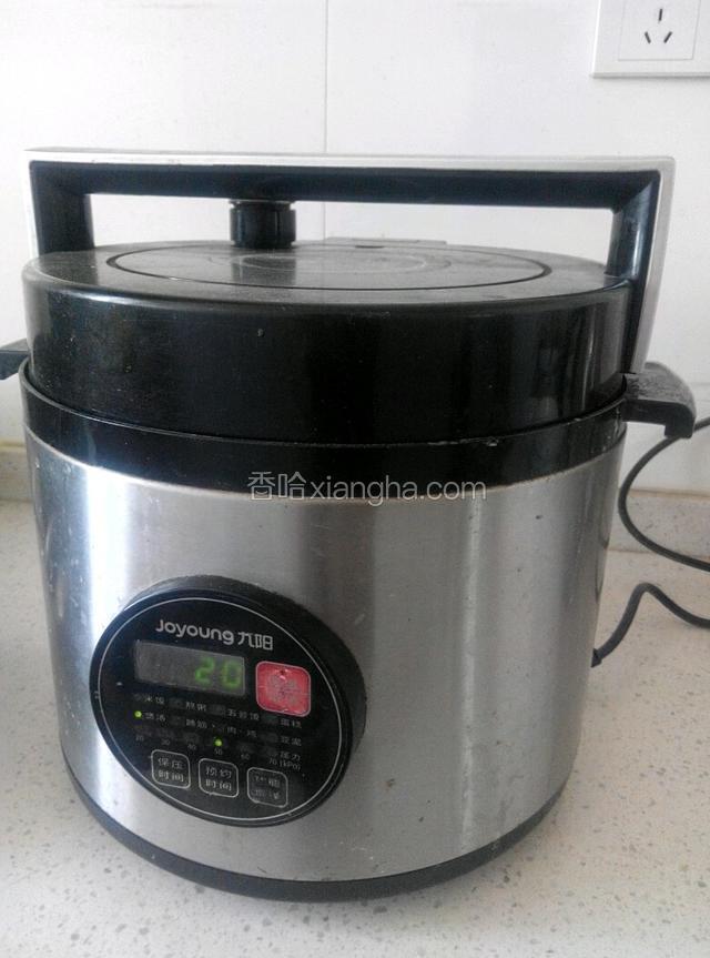 选择压力锅的煲汤功能