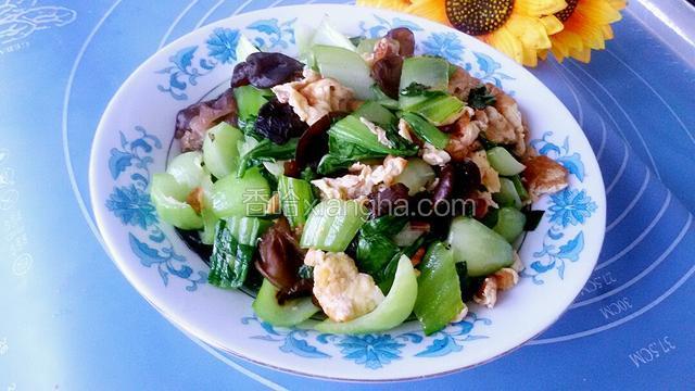 成入盘中，享用美味