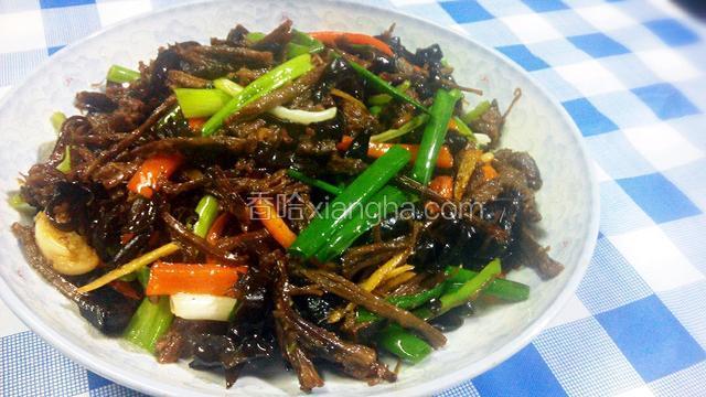 手撕牛肉炒木耳