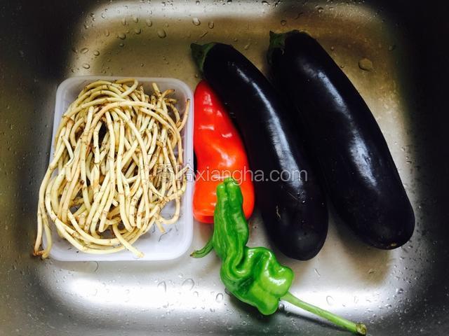 准备食材。