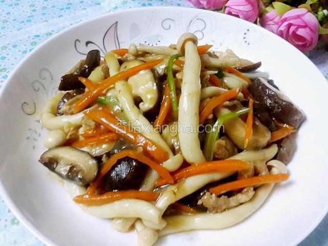 蚝油双菇肉片