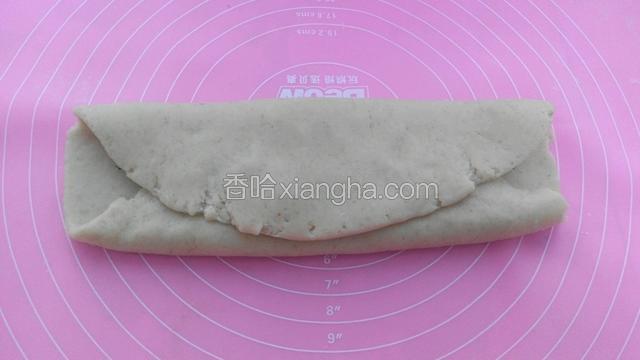 再把上面的折下来。