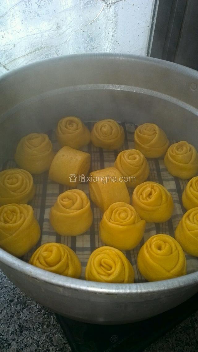 南瓜花卷
