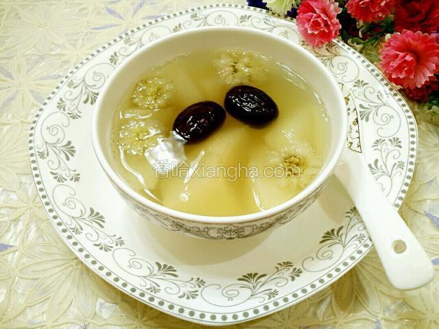 雪梨红枣菊花茶