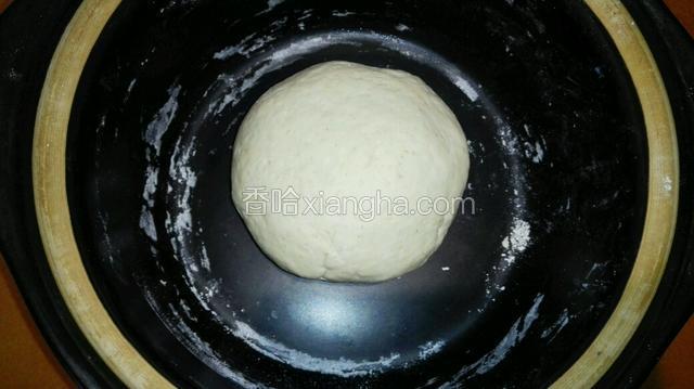 再用手揉成圆
