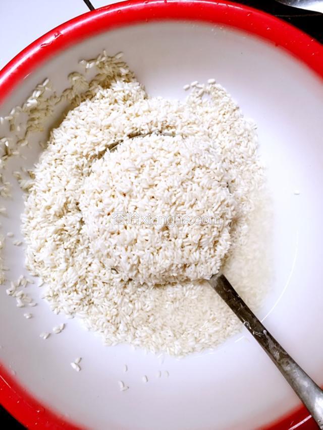 把大米和糯米一起洗净