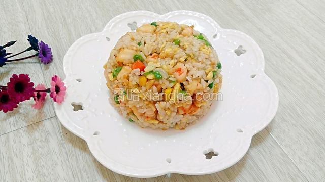 什锦虾仁蛋炒饭