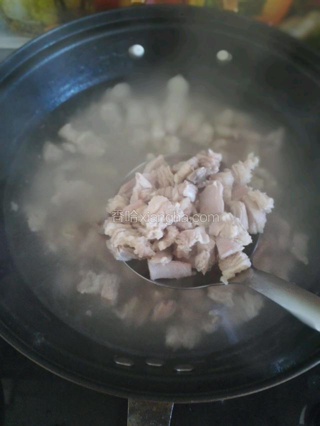 除去血腥味的汤水这样的，干净