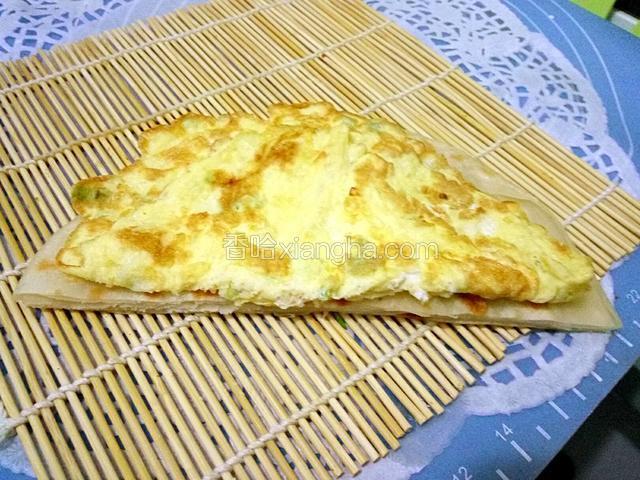 然后放入大饼上