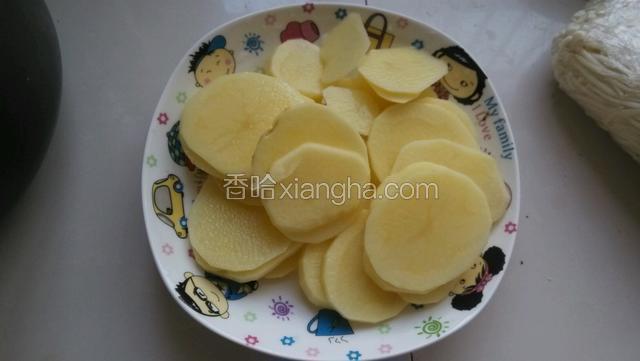 土豆一个刮皮切片