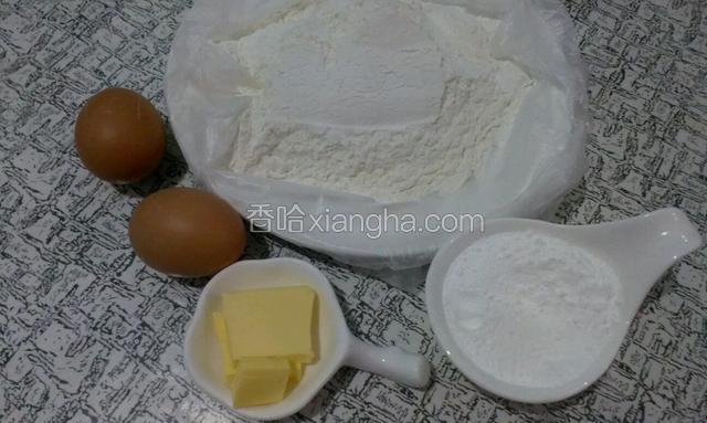 准备食材，黄油提前从冰箱拿出软化