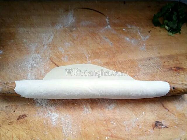 松驰好用擀面杖擀开，薄一点