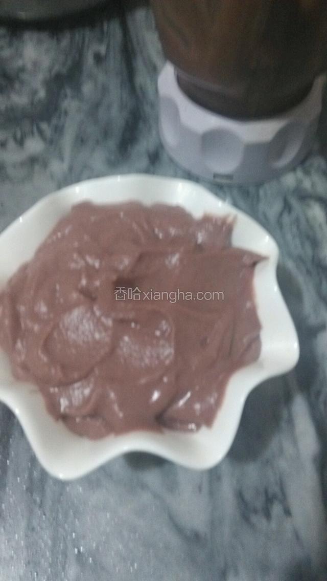打好的豆沙很细腻