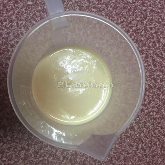 过筛后的蛋挞液