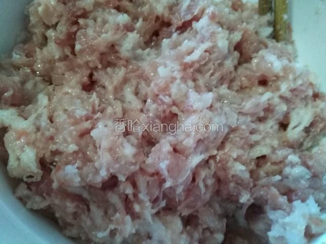 准备猪肉馅