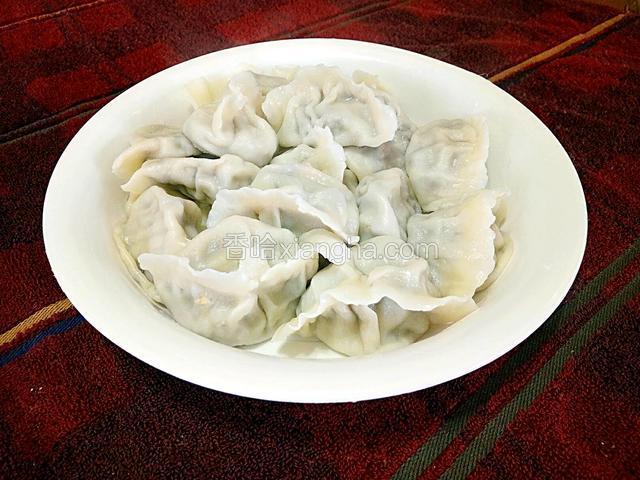 再次重复开锅一次，最后开着锅盖煮两分钟即可出锅