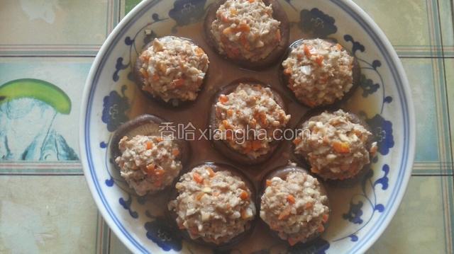 上锅蒸30分钟左右后起锅