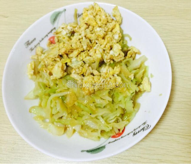 熟了后，鸡蛋捞起。