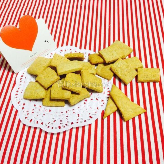 我擀的比较厚，大家尽量擀薄，做出来比较脆
