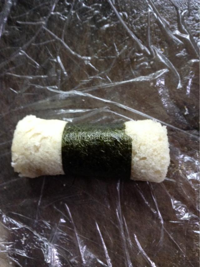 这就是卷好的样子，收口朝下。