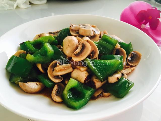 青椒炒蘑菇