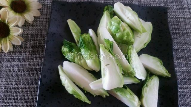 儿菜洗净切好装盘