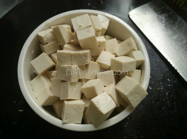 豆腐切小方块