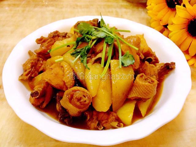 三黄鸡炖土豆