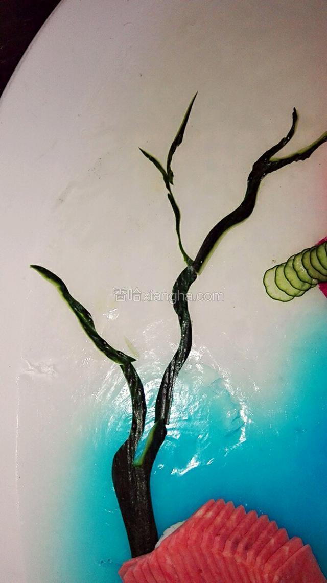 树是拼起来的。
