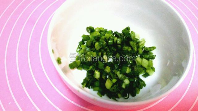 装碗备用。