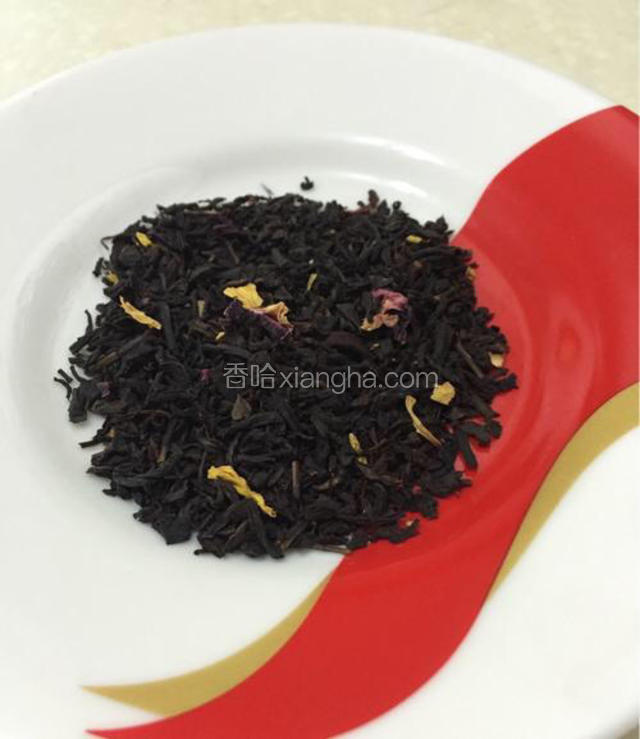 我这里用的是之前在国外买的French Earl Grey.法式花香伯爵茶，这个茶特别好喝，里面有木槿花、芙蓉花、玫瑰花、锦葵花，香味四溢。

大家用立顿的伯爵红茶冲也是一样的，只是味道稍微差了一点，影响不大。