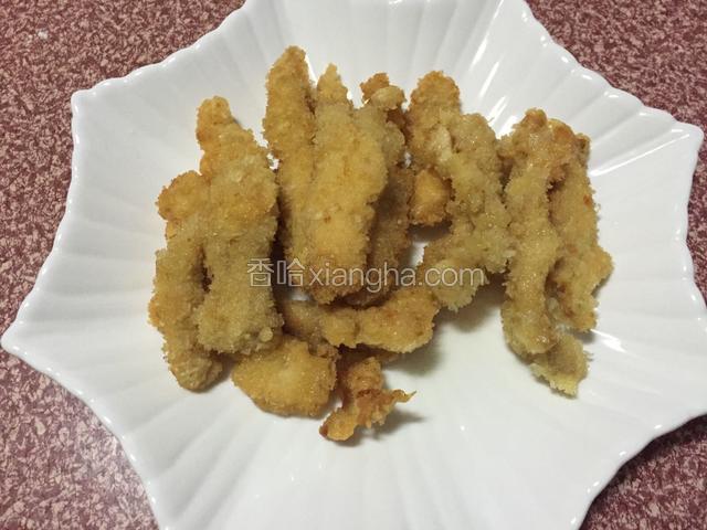 炸至两面金黄色即可捞出