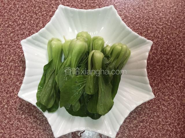 油菜洗净备用