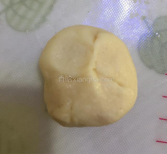 像包包子一样，收口捏紧；