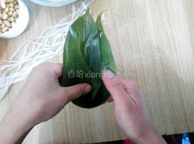 叠成漏斗状