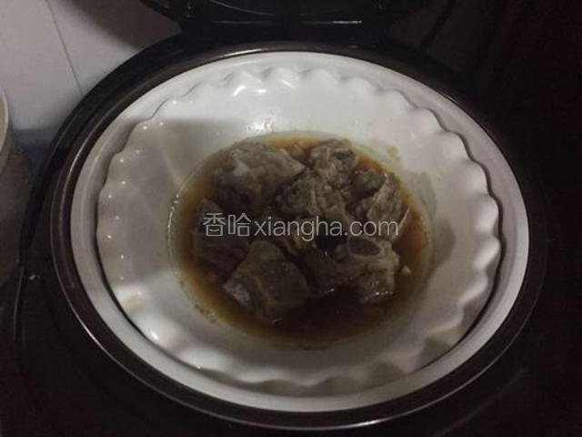煮熟后取出来，撒上葱花即可食用